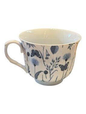 Kent Pottery Blue & White Floral Porcelain Tea Mug - like new